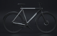 VanMoof的S3铝制电动自行车带来独特的双色调饰面