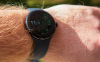 谷歌应该发布更大的Pixel Watch智能手表