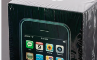 第一部iPhone在拍卖会上以创纪录的63000美元成交