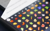 谷歌希望将EmojiKitchen的乐趣带入Android14中的Pixel壁纸
